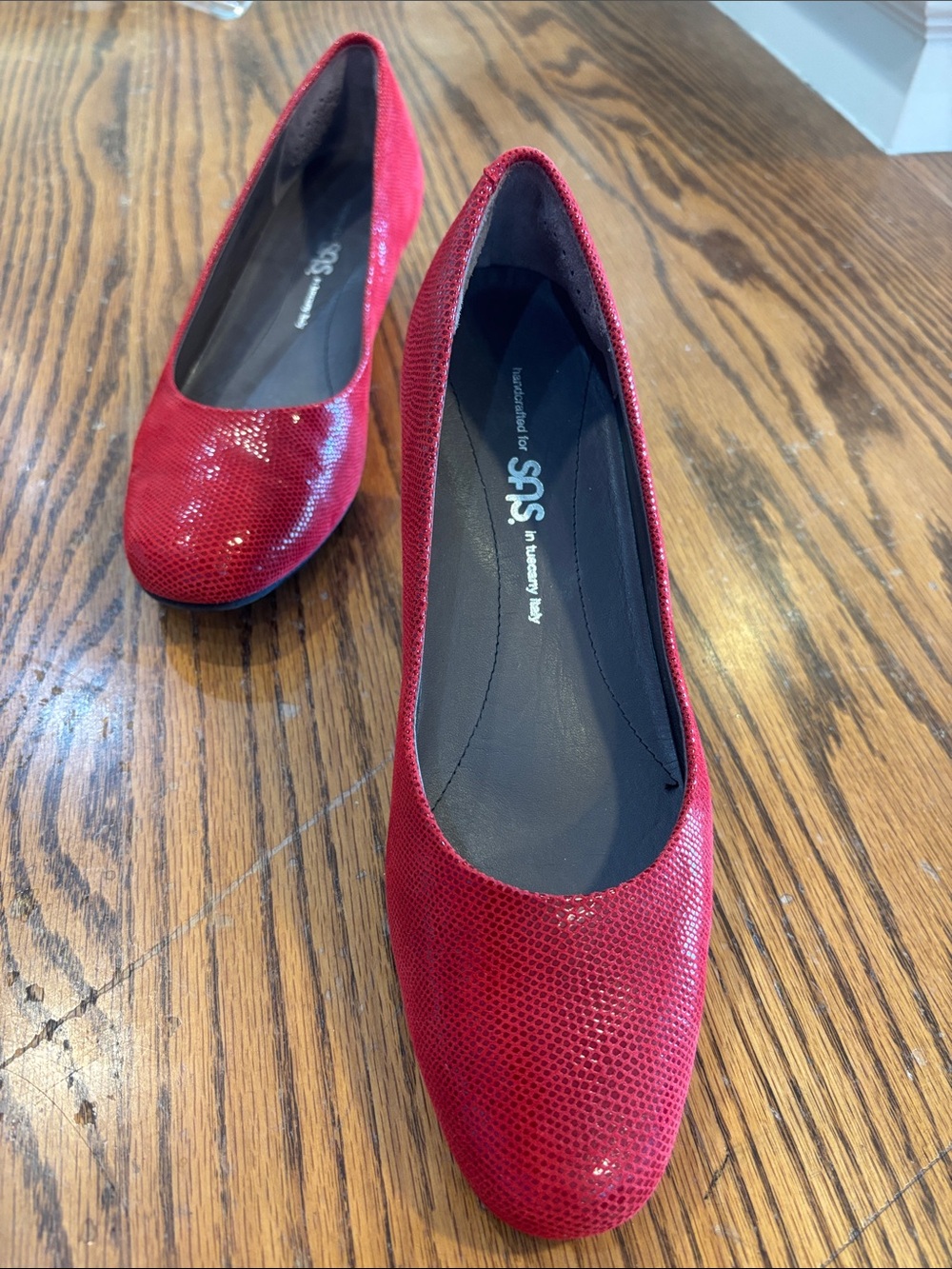 SAS Sofia Rouge Red Textured Leather Comfort
Wedge Pump Italy size 8.5N - Picture 7 of 7